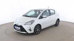 Ljusgrå Begagnad 2018 Toyota Yaris Hybrid Touch Halvkombi | 144 000 kr (Marknadspris)