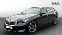 Svart (black) Begagnad 2025 BMW 520 M Sport Kombi | 579 700 kr (Lite dyr)