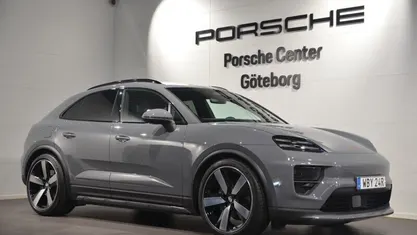 Grå (grey) Begagnad 2025 Porsche Macan SUV | 1 039 000 kr