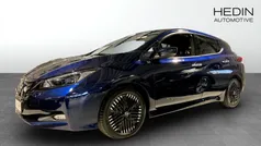 Mörkblå (blue) Begagnad 2023 Nissan Leaf N-Connecta Halvkombi | 229 900 kr (Marknadspris)