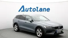 Grå Begagnad 2022 Volvo V60 CC Momentum Kombi | 284 900 kr (Marknadspris)