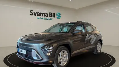Begagnad Hyundai Kona Essential 120 HK (88 kW) 2024 Amazon grey metallic SUV