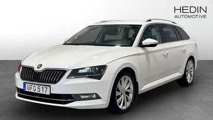 Vit Begagnad 2018 Skoda Superb Kombi | 179 900 kr (Superpris)