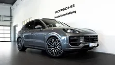 Grå (grey) Begagnad 2025 Porsche Cayenne SUV | 1 445 000 kr (Marknadspris)