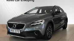 Grå Begagnad 2017 Volvo V40 CC Business Edition Kombi | 179 900 kr (Marknadspris)