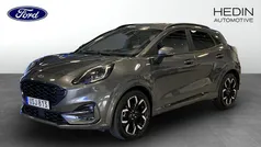 Svart Begagnad 2022 Ford Puma Gen-E ST-Line SUV | 219 900 kr (Marknadspris)