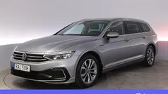 Silver Begagnad 2023 VW Passat Executive Kombi | 309 900 kr (Marknadspris)