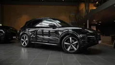 Svart (black) Ny 2025 Porsche Cayenne SUV | 1 583 700 kr (Marknadspris)