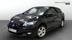 Svart (black) Begagnad 2023 Nissan Leaf Tekna Halvkombi | 252 900 kr (Marknadspris)