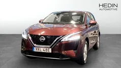 Mörkröd (red) Begagnad 2023 Nissan Qashqai Acenta SUV | 279 900 kr (Marknadspris)