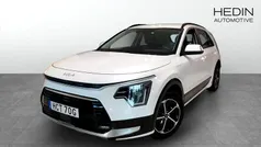 Vit (white) Begagnad 2023 Kia Niro SUV | 304 900 kr (Marknadspris)