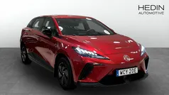 Röd Begagnad 2023 MG MG4 EV Halvkombi | 244 900 kr (Marknadspris)