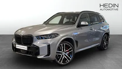Begagnad BMW X5 Comfort Edition 490 HK (360 kW) 2025 Svart (black sapphire metallic) SUV