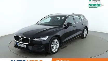 Svart Begagnad 2021 Volvo V60 Momentum Kombi | 274 000 kr (Marknadspris)