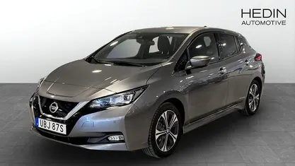 Begagnad Nissan Leaf N-Connecta 110 kW (150 HK) 2022 Svart Halvkombi
