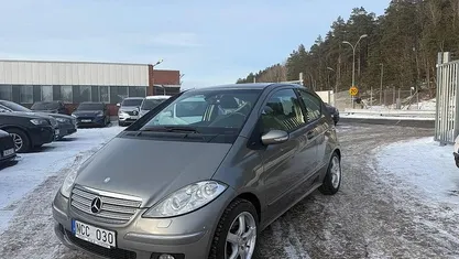 Begagnad Mercedes A180 Avantgarde 109 HK (80 kW) 2008 Mörkgrå Halvkombi
