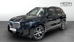 Svart (black) Begagnad 2024 BMW X5 Comfort Edition SUV | 948 700 kr (Marknadspris)
