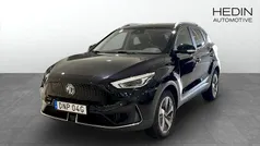 Svart (black) Begagnad 2022 MG ZS Luxury Sedan | 244 900 kr (Superpris)