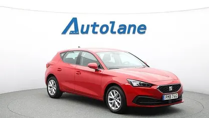 Begagnad Seat Leon Style 112 HK (82 kW) 2022 Röd Halvkombi