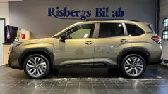 Grön Ny 2025 Subaru Forester SUV | 439 900 kr (Marknadspris)