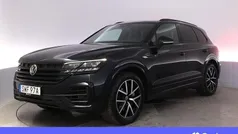 Mörkblå Begagnad 2021 VW Touareg R SUV | 701 900 kr (Marknadspris)