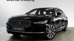 Svart Begagnad 2022 Volvo V90 Core Kombi | 399 900 kr (Marknadspris)