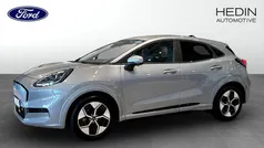 Grå (grey) Ny 2025 Ford Puma Gen-E Halvkombi | 397 375 kr (Marknadspris)