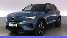 Blå Begagnad 2023 Volvo XC40 Plus SUV | 453 900 kr (Marknadspris)