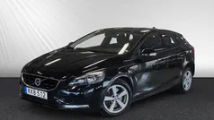 Svart Begagnad 2015 Volvo V40 Kinetic Kombi | 144 400 kr (Marknadspris)