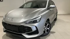 Grå Ny 2024 MG MG3 Luxury Halvkombi | 291 740 kr (Marknadspris)