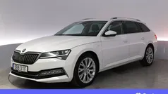 Vit Begagnad 2021 Skoda Superb LAURIN & KLEMENT Kombi | 281 900 kr (Marknadspris)