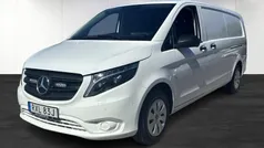 Svart Begagnad 2023 Mercedes Vito Minibuss | 319 920 kr