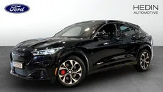 Svart (black) Begagnad 2022 Ford Mustang Mach-E SUV | 399 900 kr (Superpris)