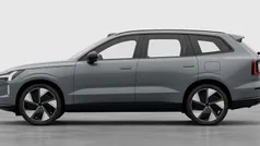 Grå Ny 2024 Volvo EX90 Performance SUV | 1 226 700 kr (Marknadspris)