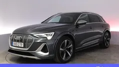 Grå Begagnad 2022 Audi e-tron S-Line SUV | 503 900 kr (Bra pris)