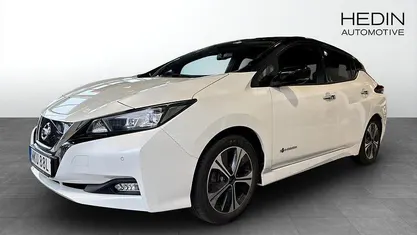 Begagnad Nissan Leaf N-Connecta 110 kW (150 HK) 2019 Halvkombi