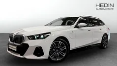 Vit (white) Begagnad 2025 BMW 530e M Sport Kombi | 598 700 kr (Superpris)