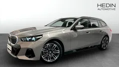 Grå (grey) Begagnad 2025 BMW 520 M Sport Kombi | 598 700 kr (Lite dyr)