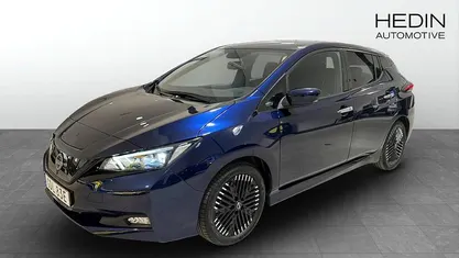 Begagnad Nissan Leaf N-Connecta 110 kW (150 HK) 2022 Blå Halvkombi