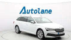 Vit Begagnad 2022 Skoda Superb Kombi | 249 900 kr (Bra pris)