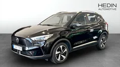Svart (black) Begagnad 2022 MG ZS Luxury Sedan | 249 900 kr (Superpris)