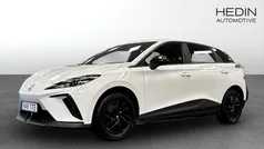 Vit (white) Begagnad 2023 MG MG4 EV Halvkombi | 239 900 kr (Marknadspris)