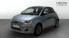 Svart Begagnad 2022 Fiat 500e Icon Halvkombi | 199 900 kr (Marknadspris)