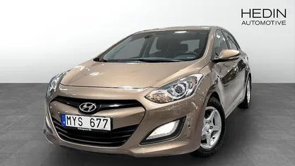 Guld Begagnad 2012 Hyundai i30 Premium Halvkombi | 119 900 kr (Marknadspris)