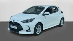 Begagnad 2022 Toyota Yaris Hybrid Active Halvkombi | 179 500 kr (Bra pris)