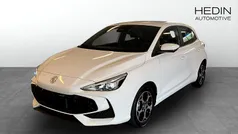 Vit Begagnad 2024 MG MG3 Luxury Halvkombi | 219 900 kr (Superpris)