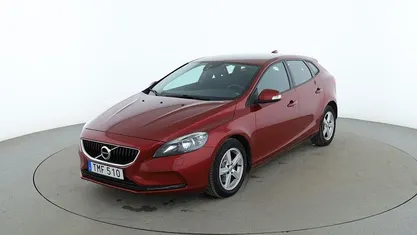 Röd Begagnad 2016 Volvo V40 Kinetic Kombi | 127 000 kr (Marknadspris)