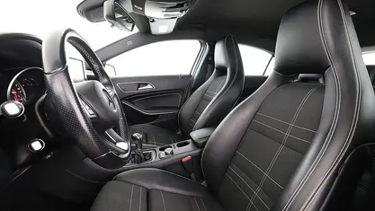 Mörkgrå Begagnad 2015 Mercedes A180 Halvkombi | 165 000 kr (Marknadspris)