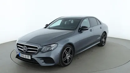 Grå Begagnad 2019 Mercedes E220 AMG line Sedan | 263 000 kr (Superpris)