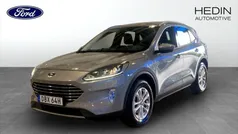 Grå (silver) Begagnad 2022 Ford Kuga Titanium SUV | 259 900 kr (Marknadspris)